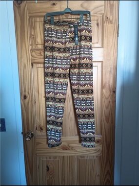 Tribal Print Stretch Leggings - NWT
